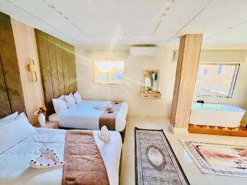 Suite with Mountain View16