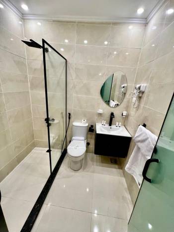 Deluxe Triple Room6
